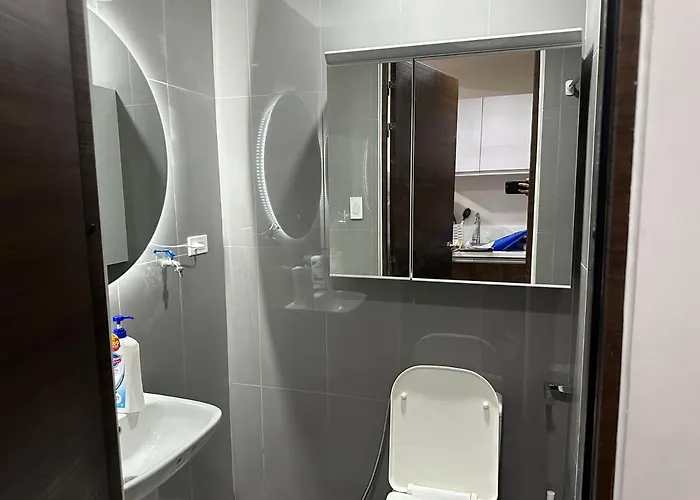 A King-size Bed At Air Residences Condo, Ayala Ave, Makati *