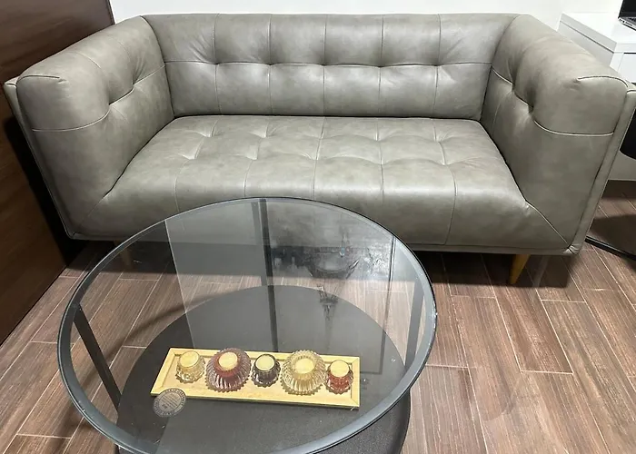A King-size Bed At Air Residences Condo, Ayala Ave, Makati Apartment