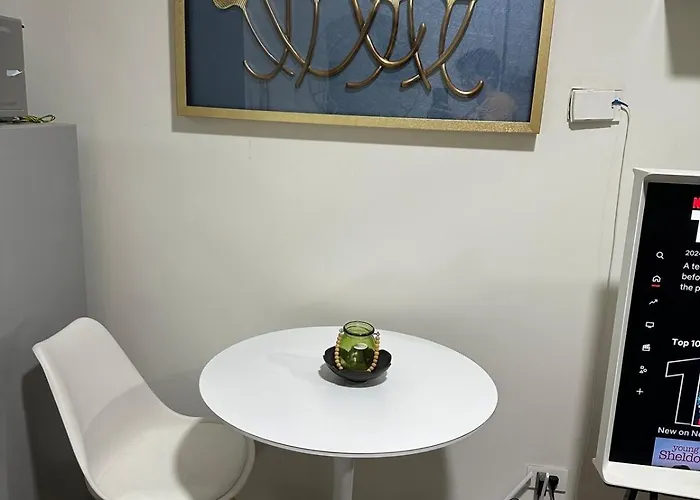 A King-size Bed At Air Residences Condo, Ayala Ave, Makati *