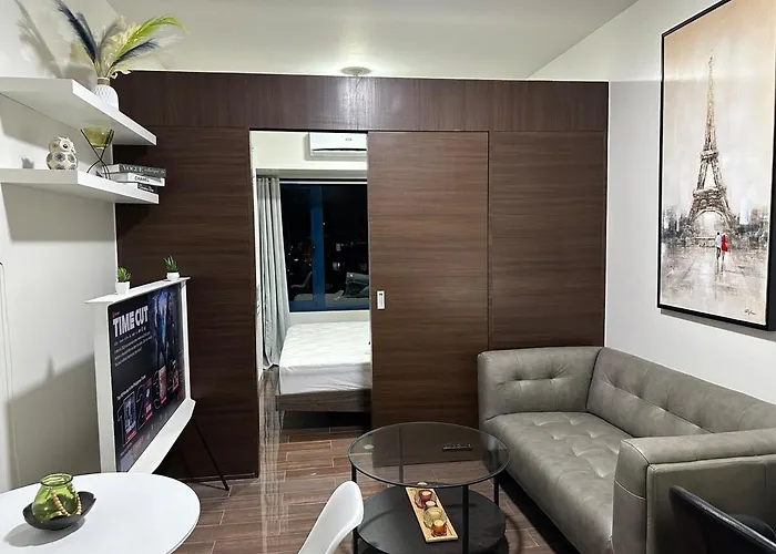 A King-size Bed At Air Residences Condo, Ayala Ave, Makati * Manila